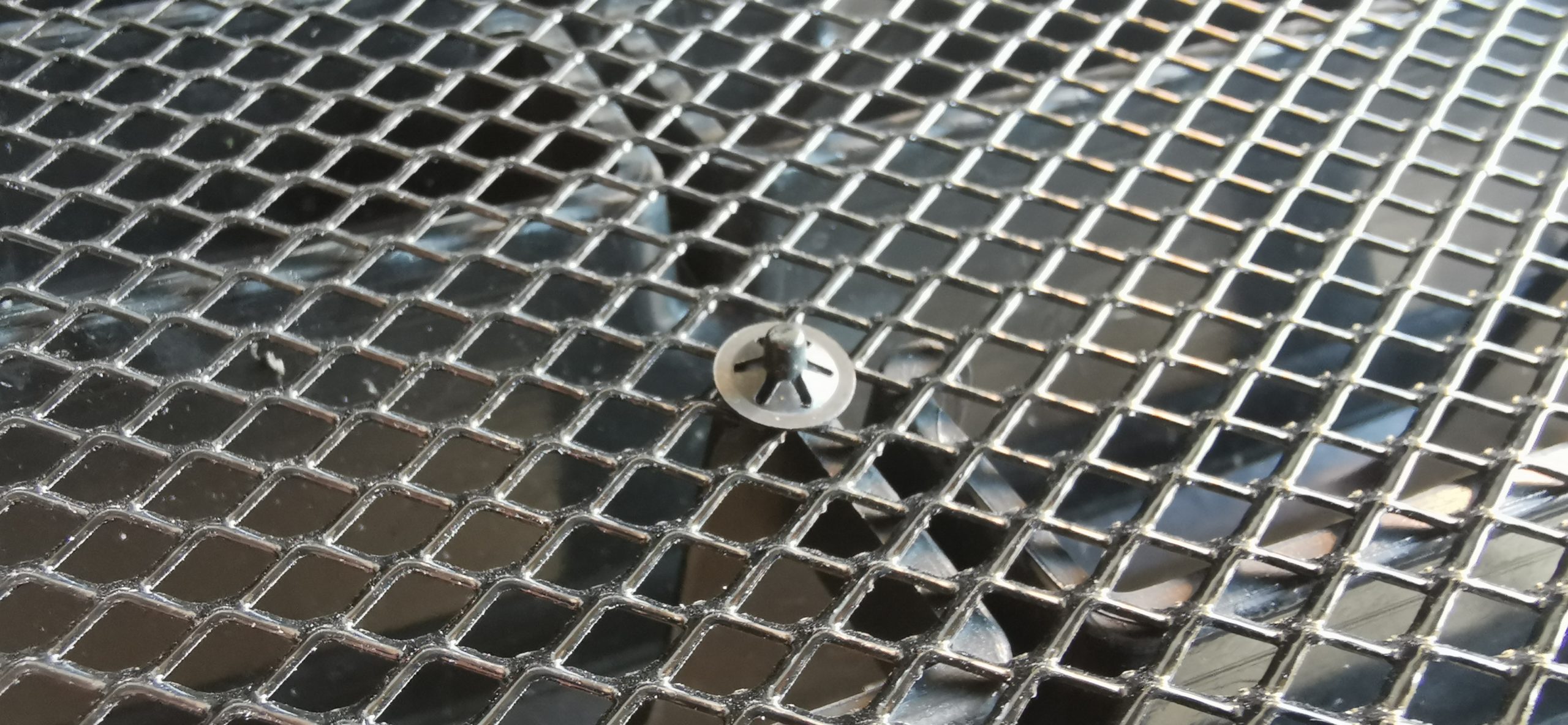 2mm Ringe auf den Plastiknasen geben Halt